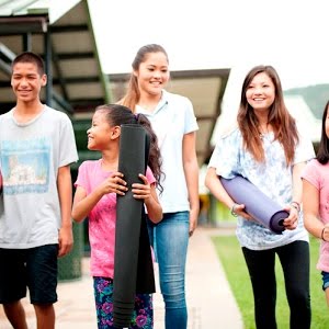 Teens rendent le yoga fun Teens rendent le yoga fun